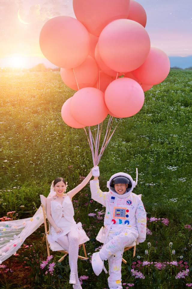 结婚照，我最喜欢的太空人