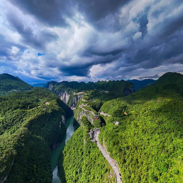 屏山峡谷全景