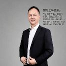 爱爬树的熊